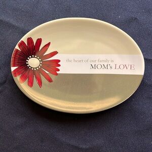 NWOT “Mom’s LOVE” trinket dish with stand